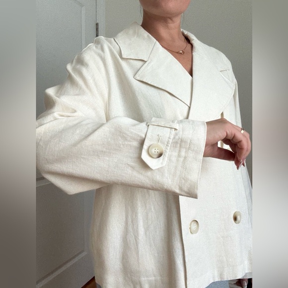 Women's Cream Double-Breasted Lightweight Jacket - Picture 9 of 12